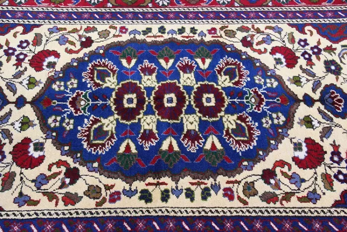 Vintage Turkish Sultanhan Carpet - Image 3
