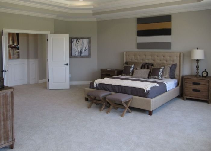 beige bedroom carpet